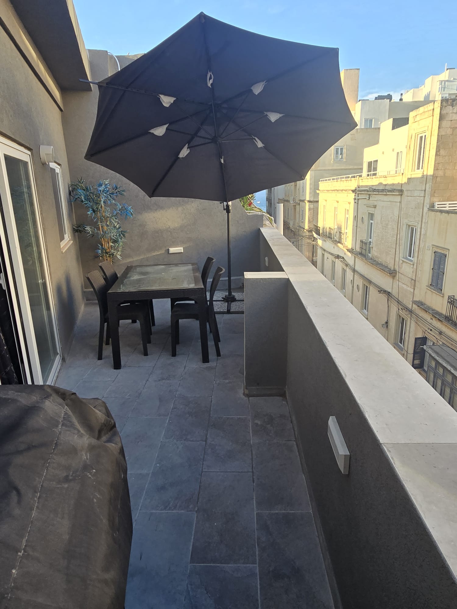 Modern 1-Bedroom Penthouse with Side Sea Views in Sliema