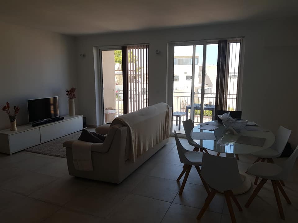 Beautiful Modern 3-Bedroom Apartment with Distant Sea Views in Ibragg