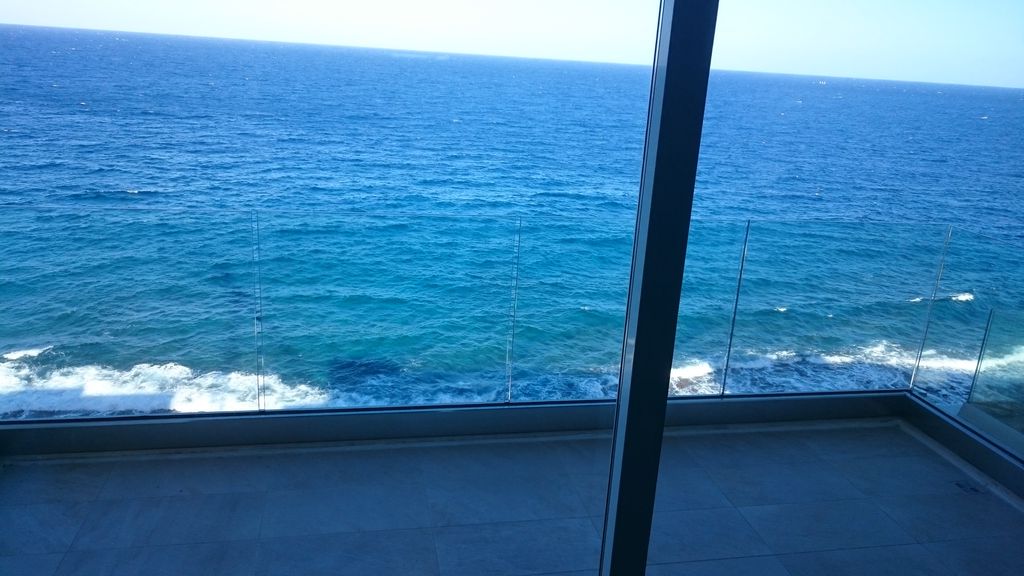 Luxurious Designer-Finished 2-Bedroom Seafront Apartment in Sliema