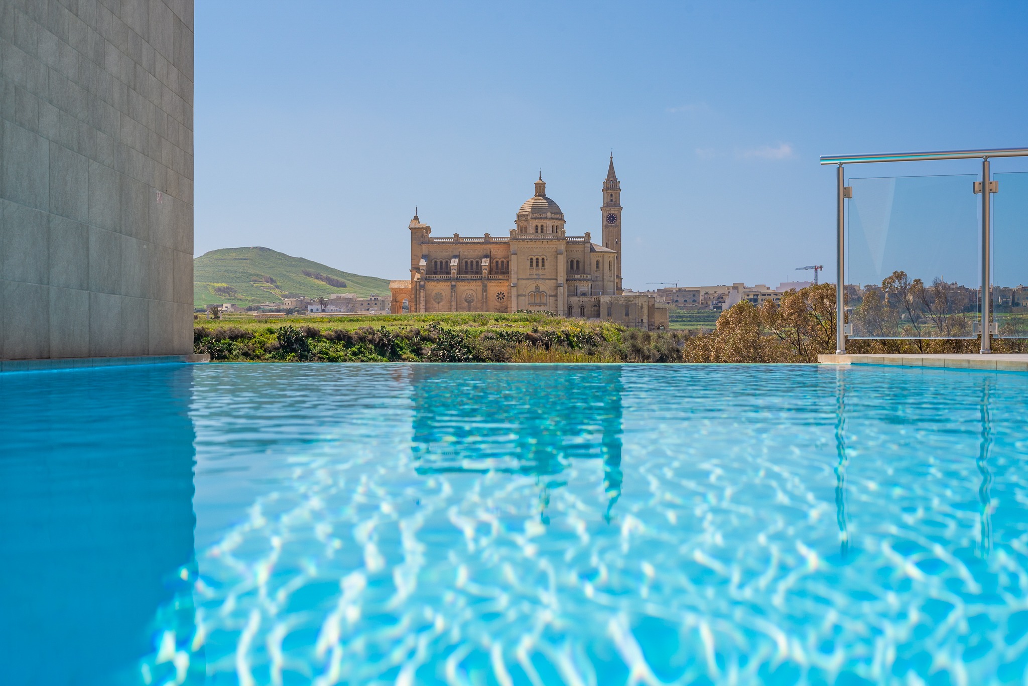 Twilight - 4-Bed Villa | Infinity Pool & Jacuzzi | Stunning Views | Ghasri, Gozo