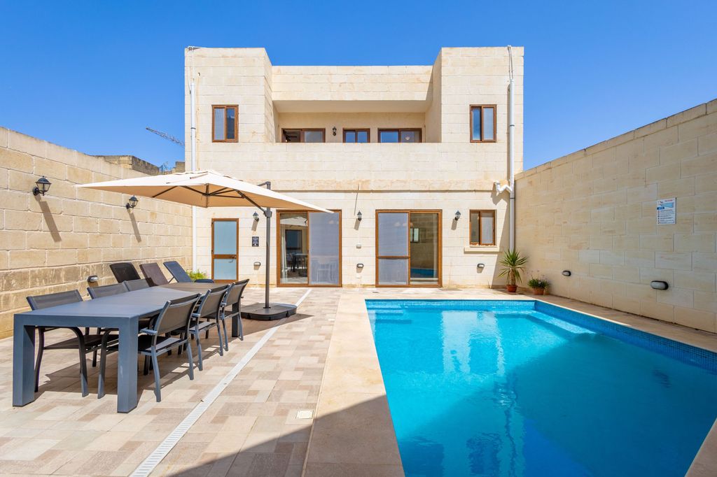 Nadurin - 7 Bed Villa, 2 Private Pools, Sleeps 15 | Nadur, Gozo