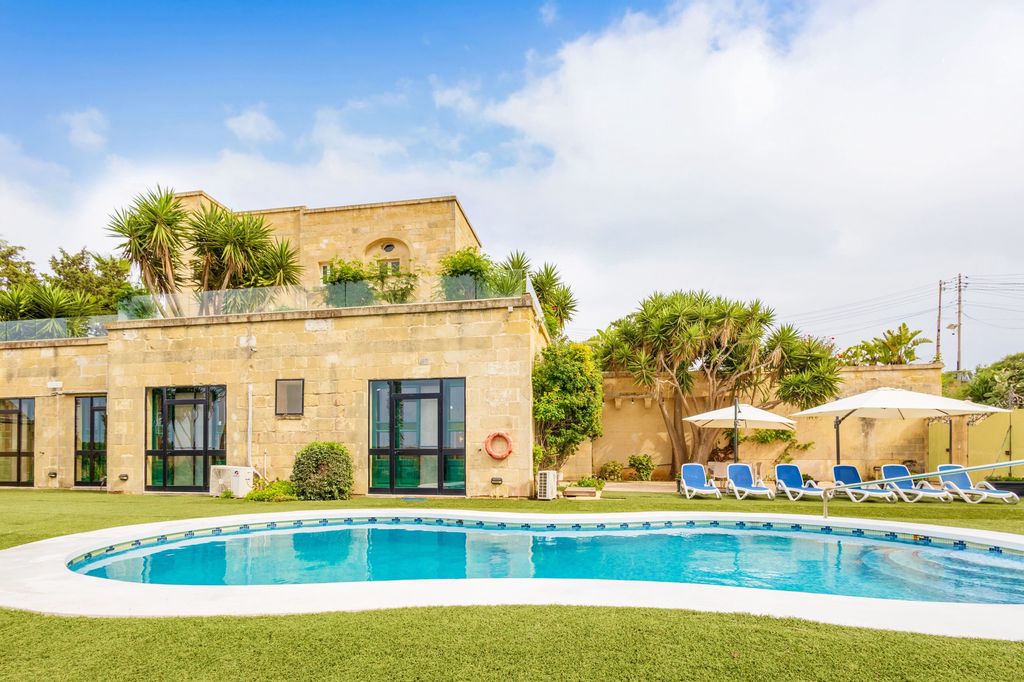 Villa Zest - 3-Bed Ground-Floor Villa with Pool | Sunset & Sea Views | Qala, Gozo