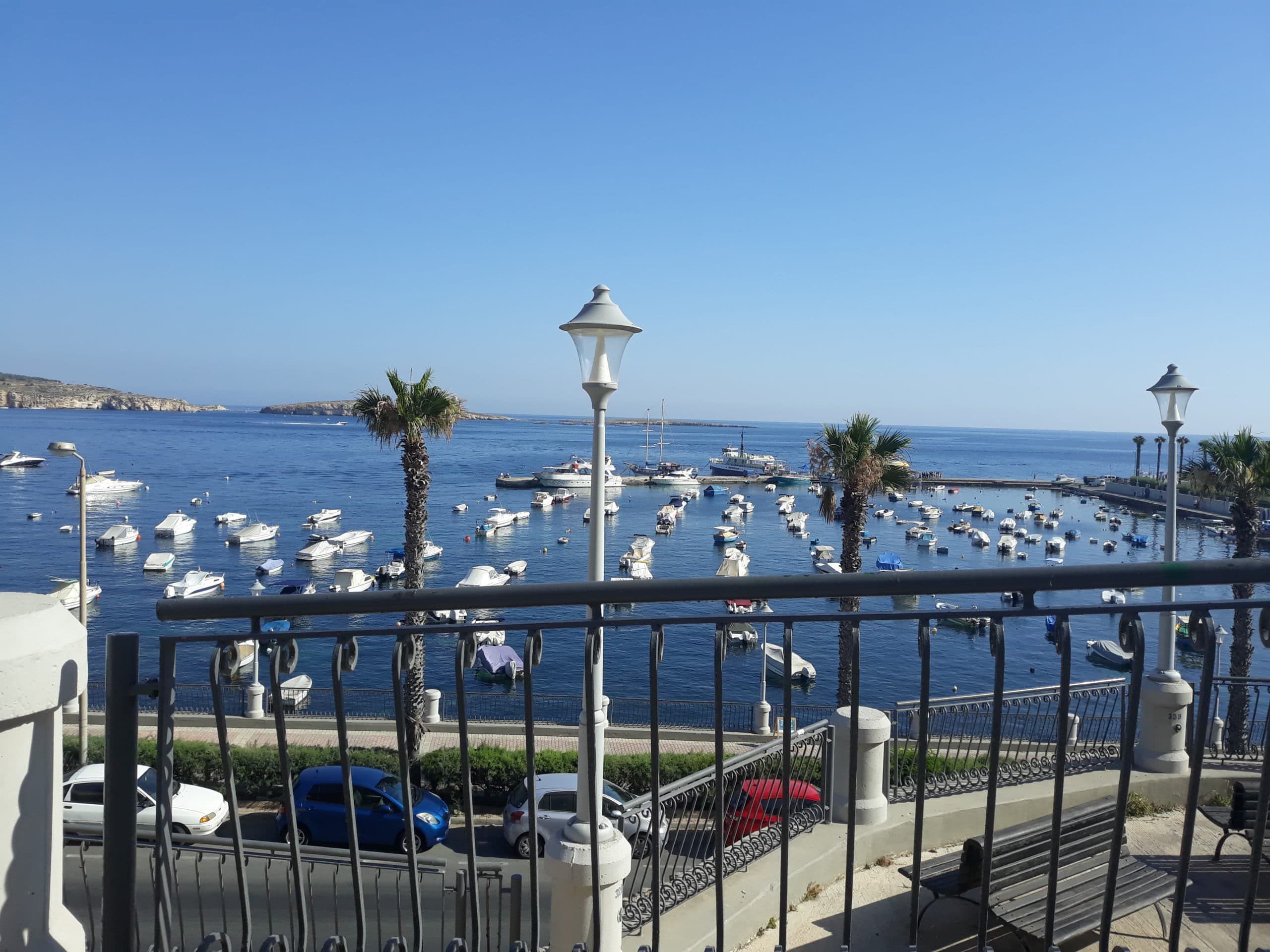 SeaShells 1 Bedroom Self-Catering Holiday Apartment with Side Sea View – Bugibba