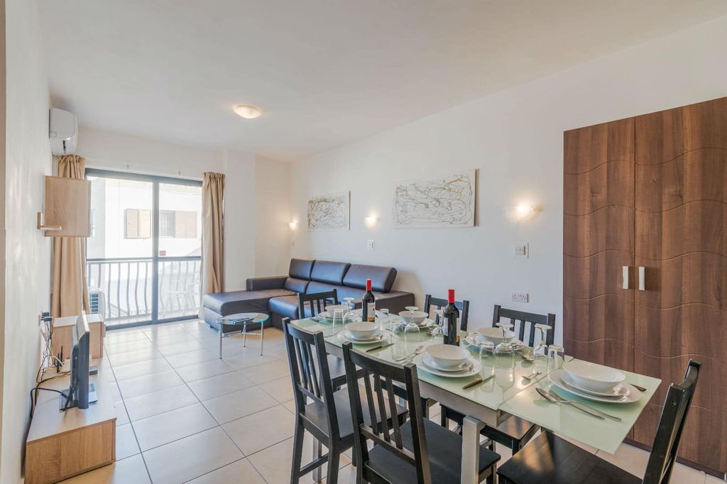 SeaShells 1 Bedroom Apartment with Roofed Sea View Terrace – Bugibba