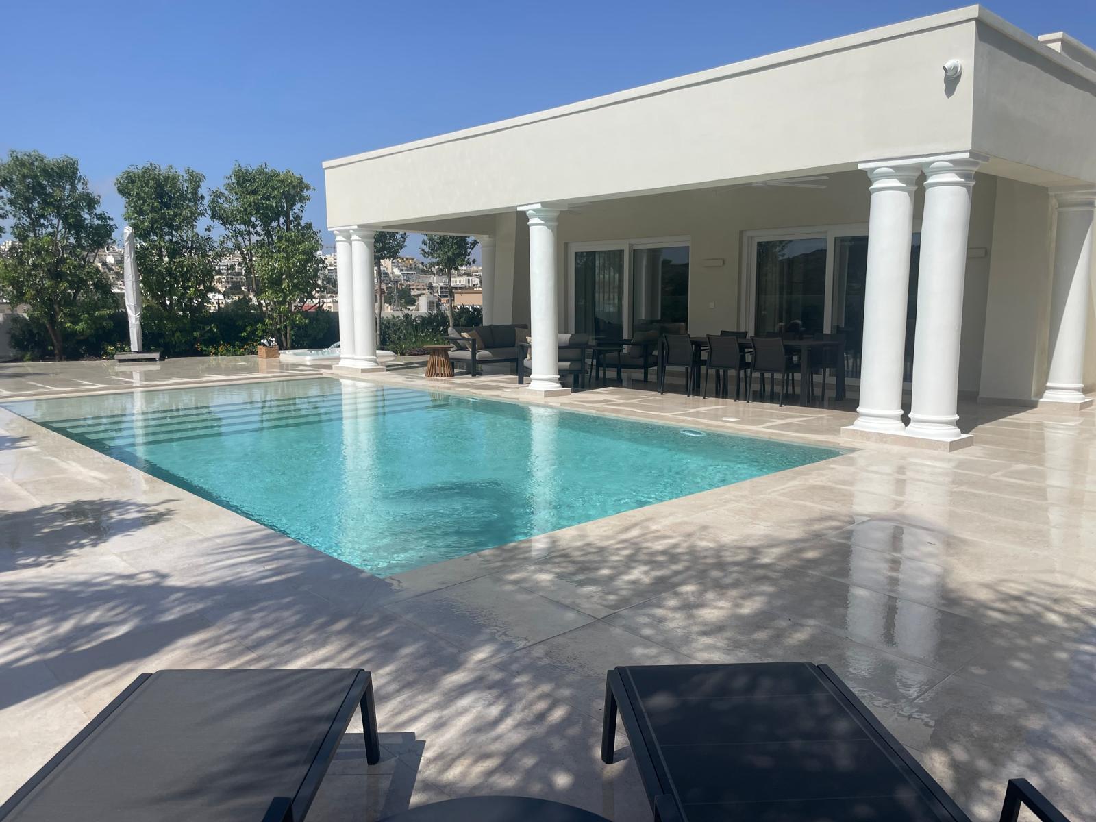 Magnificent Luxury 3-Bedroom Villa with A Private Pool & Expansive Outdoor Area in Mellieha