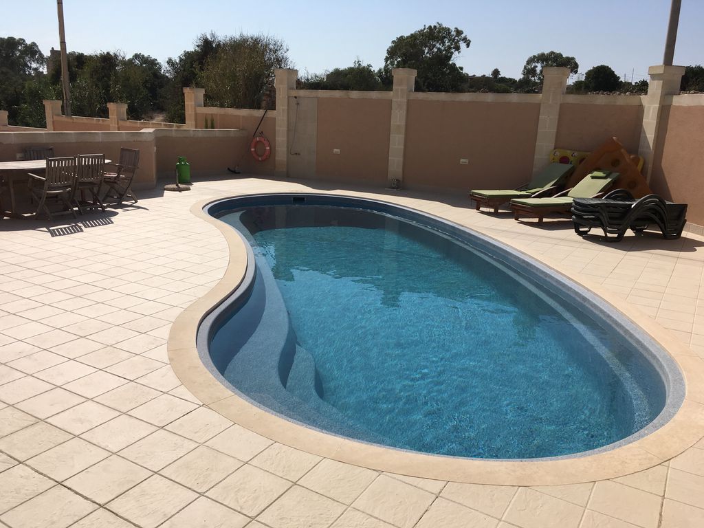 Stunning 3-Bedroom Semi-Detached Villa with A Pool in Ibragg – €5,000/month
