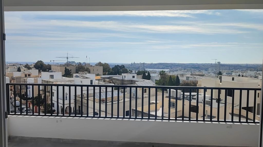 Magnificent 3-Bedroom Apartment with Stunning Open Views in Kappara