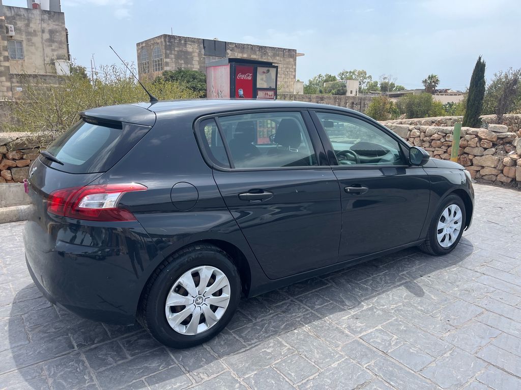 Peogeot 308 2015. 11700km