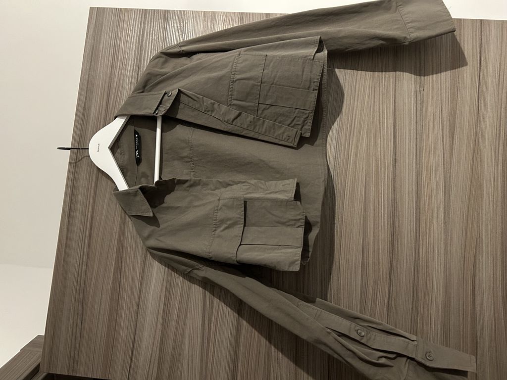 Cropped shirt