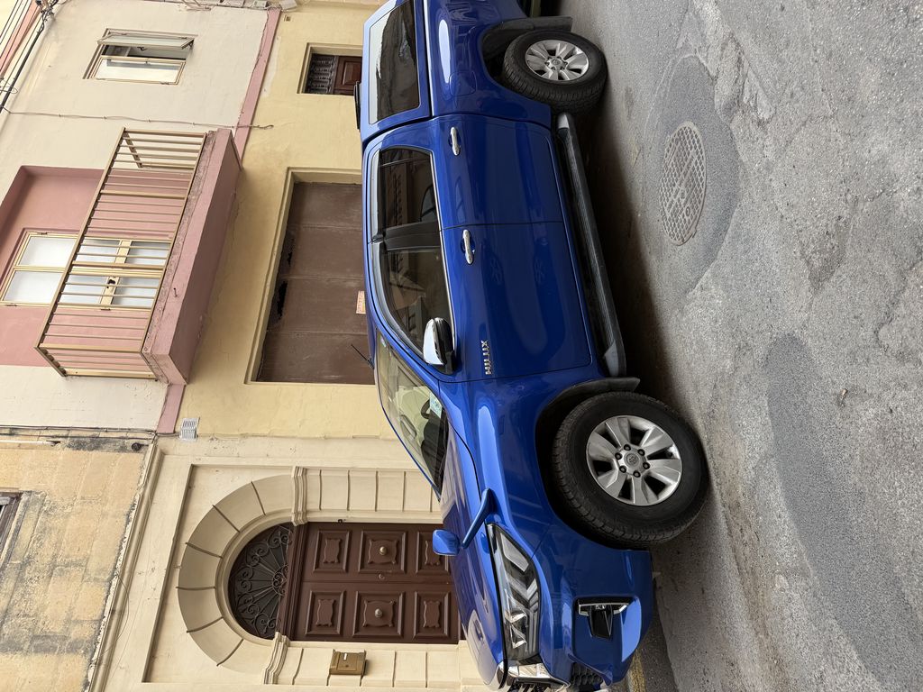 Toyota Hilux Japan