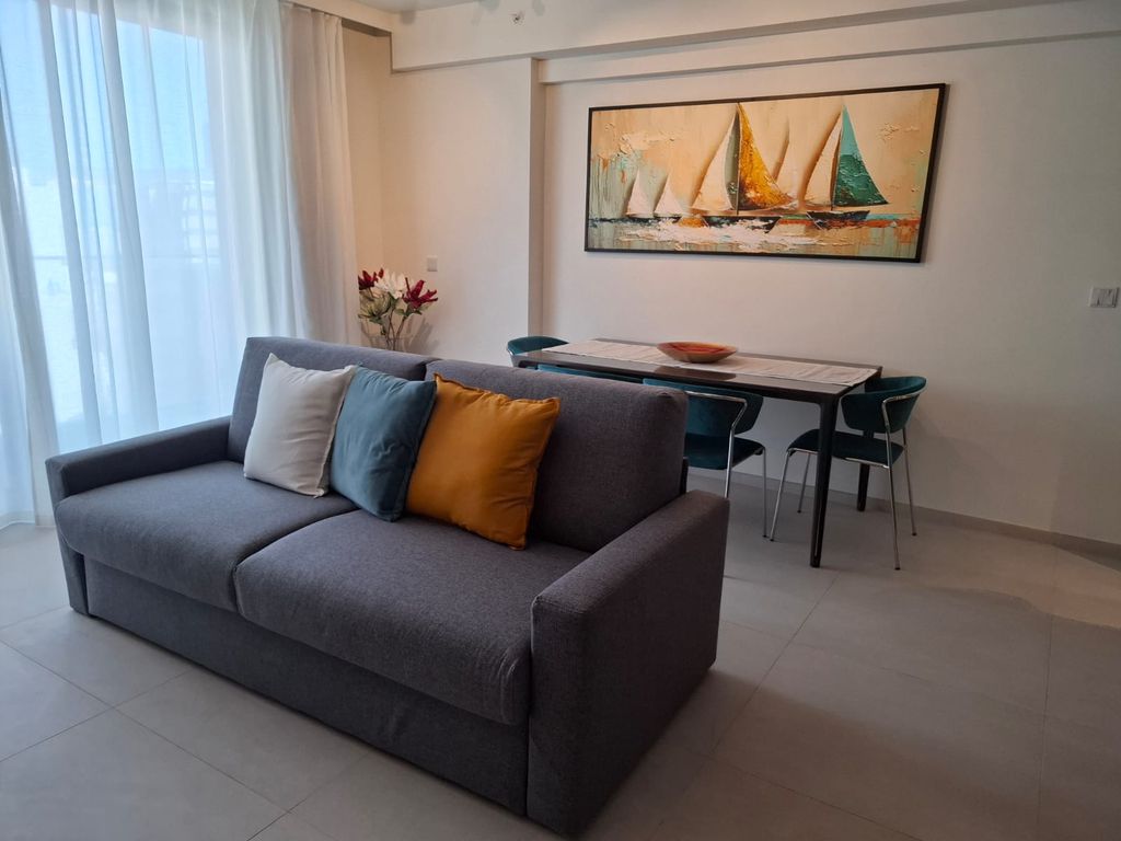 Highly Finished 1-Bedroom Apartment in Mercury Tower, St Julians – €2,200/month