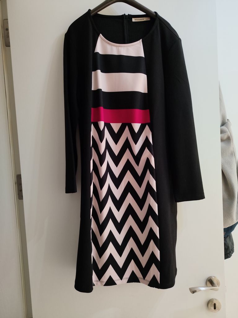 Dresses extra large and medium sized excellent condition.