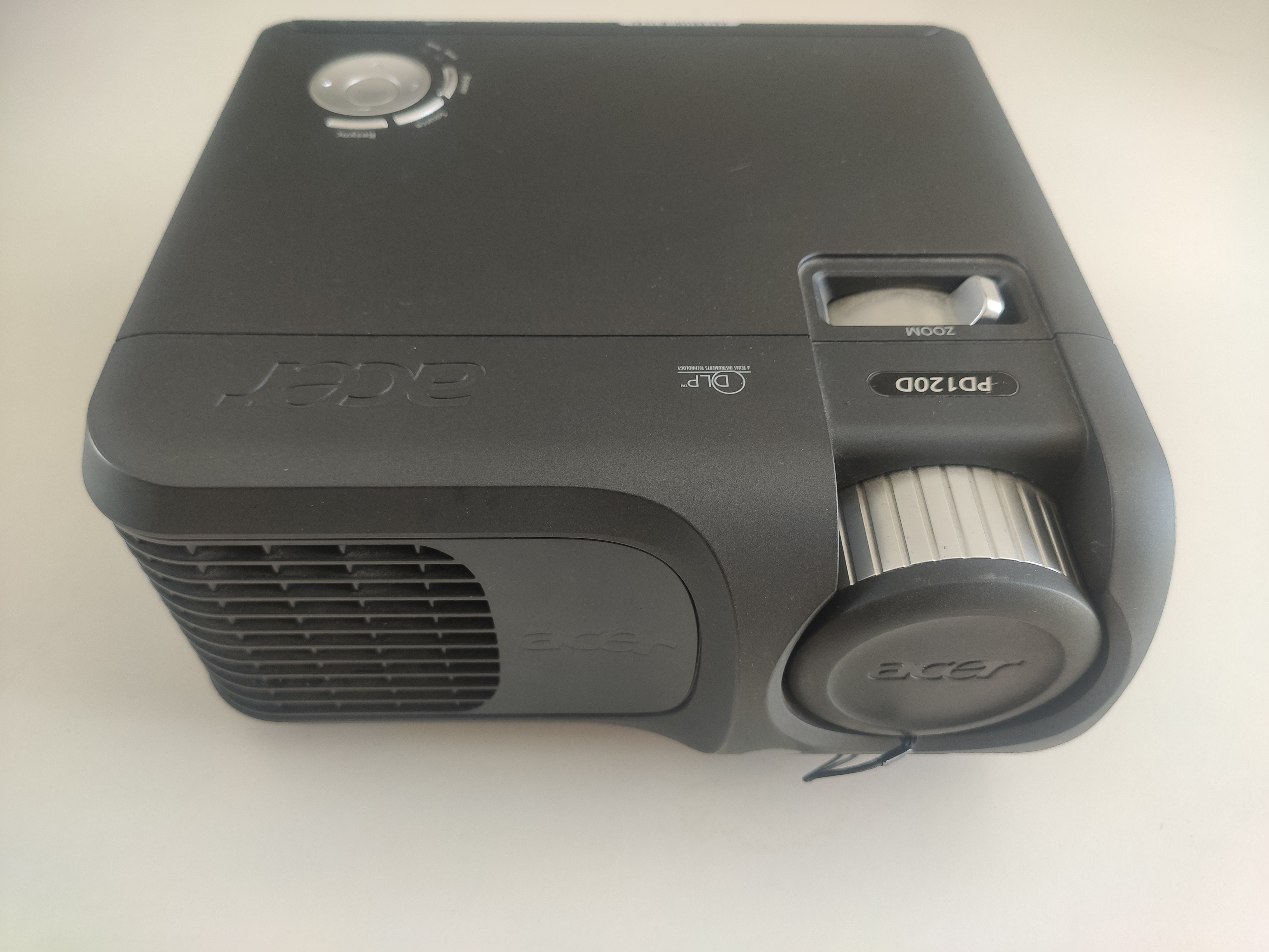 Acer PD120D  Projector