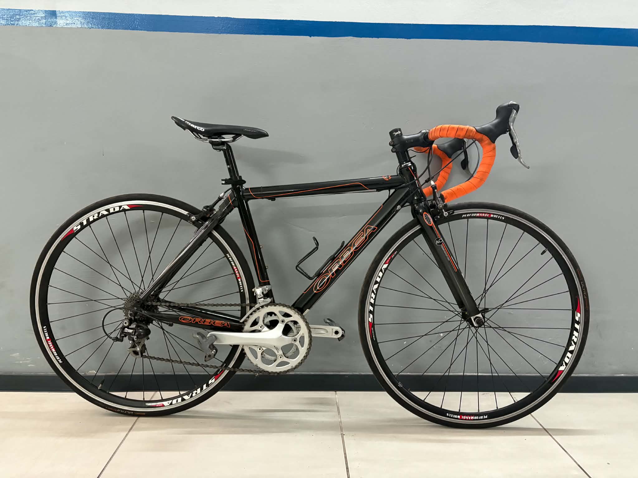 Orbea Road Bike: Aluminium Frame + Carbon Fork with Shimano 105 / Ultegra / Sora 24 inch size (45-46